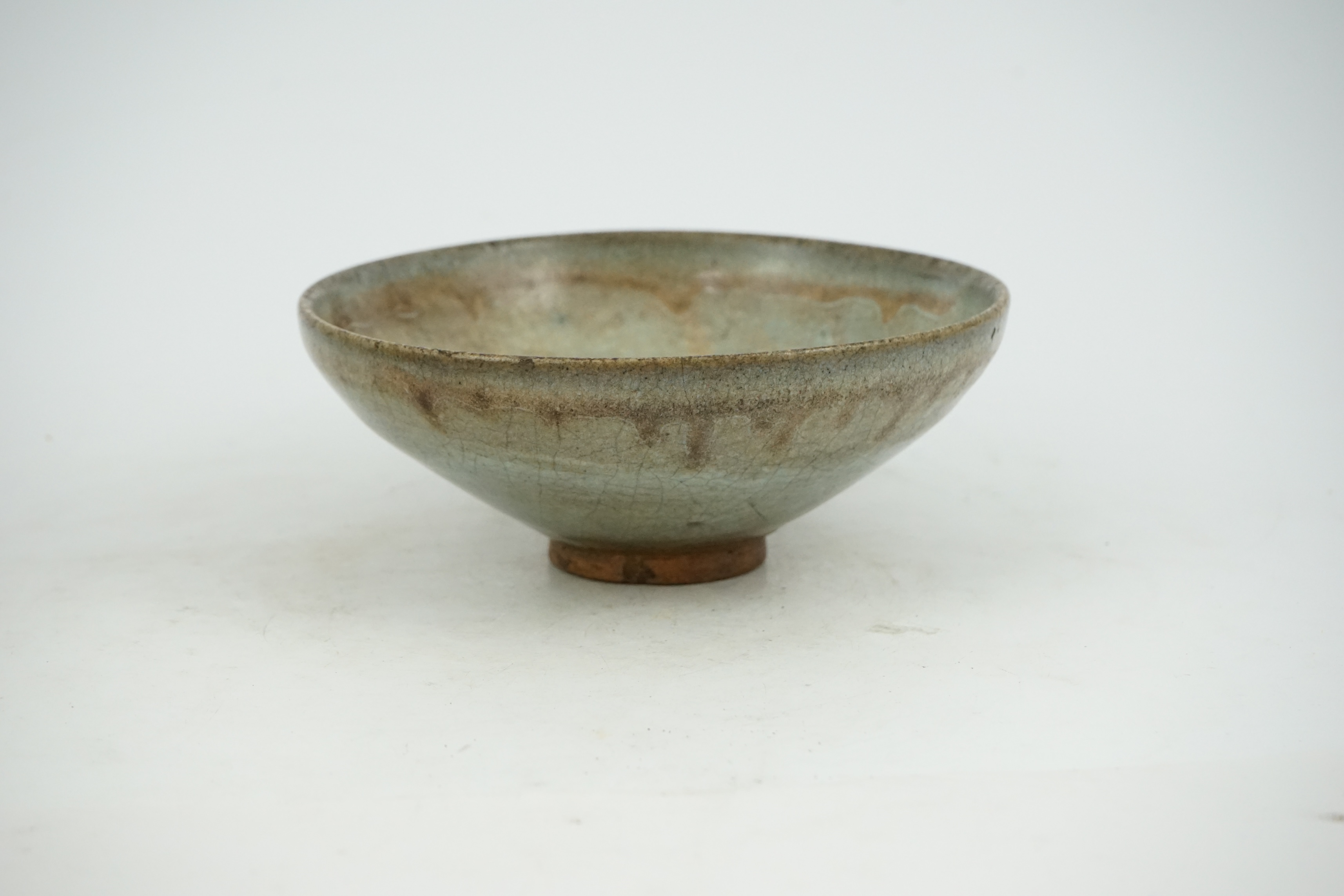 A Chinese Jun ware purple splashed bowl, Song/Yuan dynasty